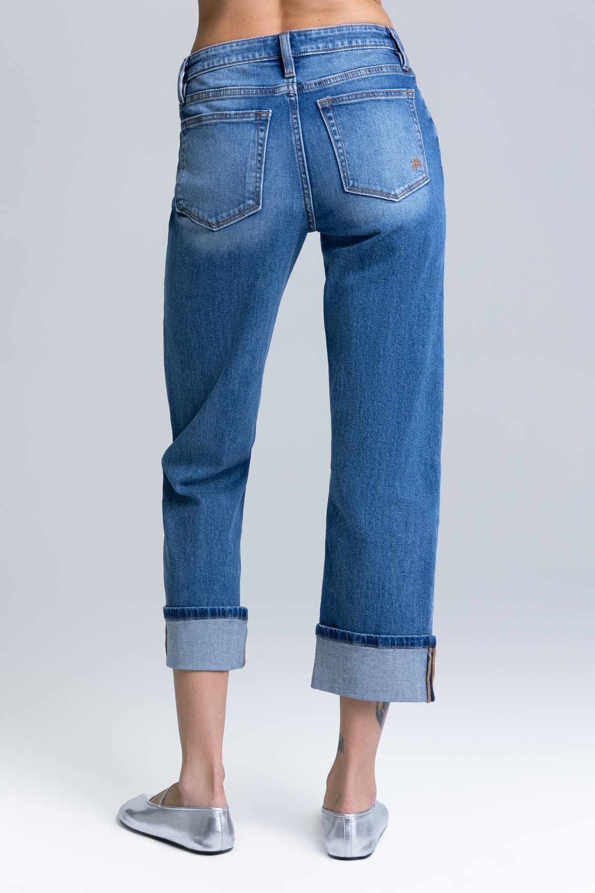 Rynae Straight Crop