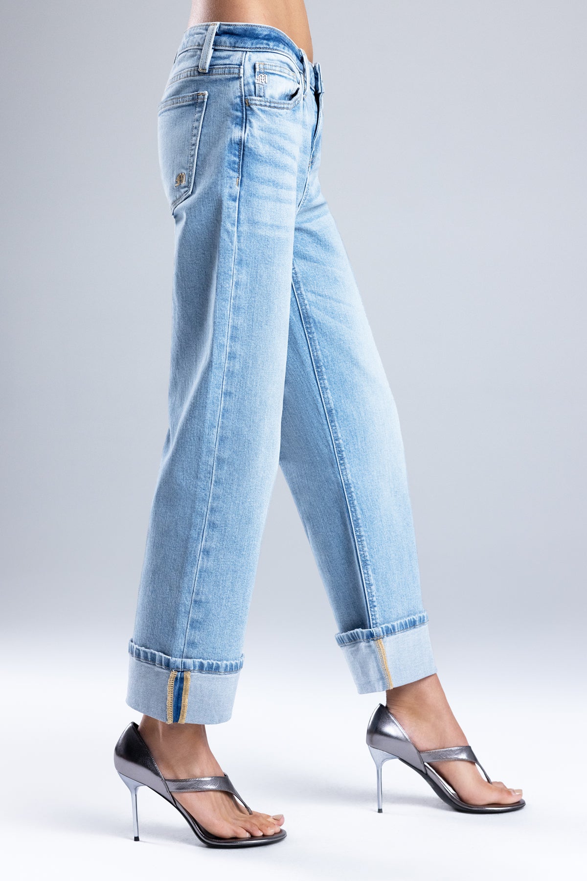Lynae Straight Crop