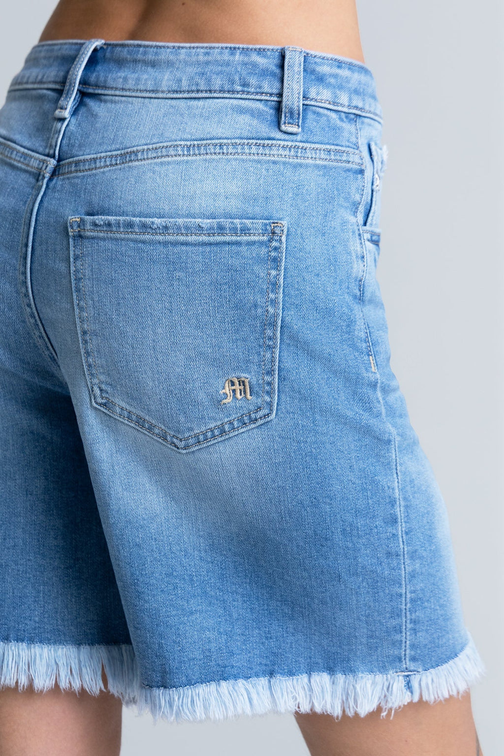 Troye Bermudas